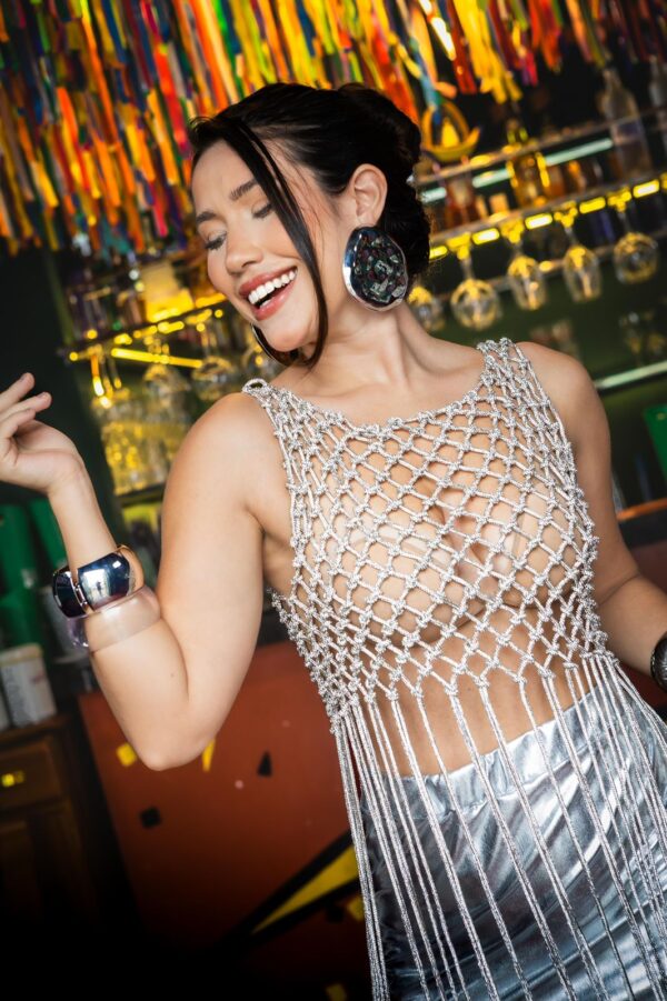 Conjunto Feminino Cropped Trança com Franja + Saia Prata Carnaval Glam