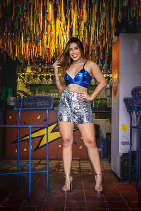Conjunto Feminino Top Azul Brilho + Short de Paetê Prata Carnaval Glam