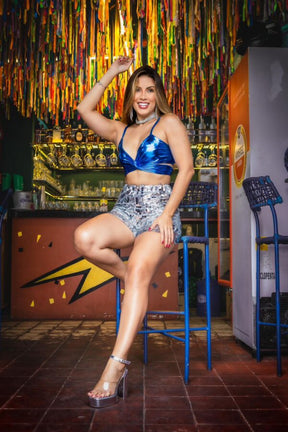 Conjunto Feminino Top Azul Brilho + Short de Paetê Prata Carnaval Glam