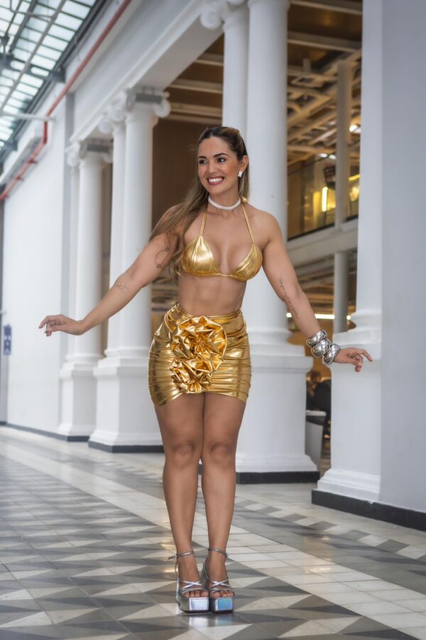 Conjunto Feminino Top Cortininha + Saia Lamê Flor Dourada Carnaval Glam