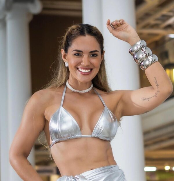 Conjunto Feminino Saia e Top Lamê Prata Flor Carnaval Glam