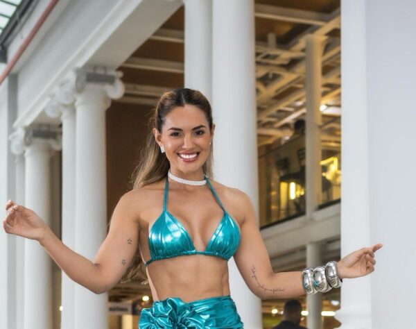 Conjunto Feminino Top Cortininha Fio e Saia Lamê Flor Carnaval Glow