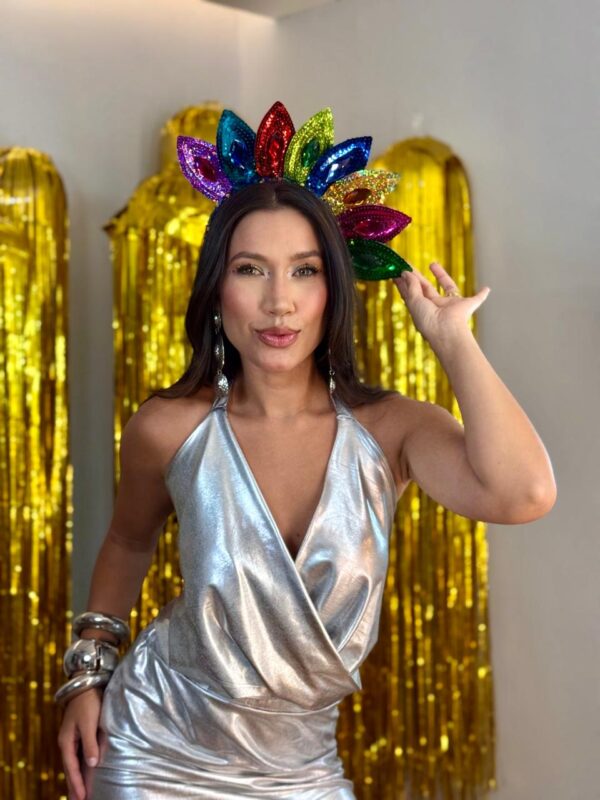 Look Completo Silver Glow Glam – Conjunto Metalizado Prateado Carnaval