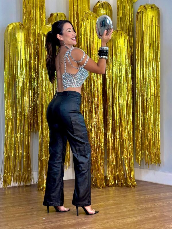 Conjunto Feminino Cropped Mula Manga em Strass + Calça Preta Carnaval Glam